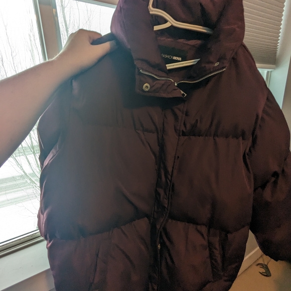 Fashion Nova puffer jacket - Picture 2 of 2